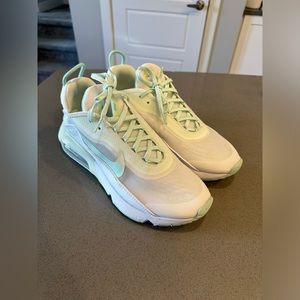 Nike 9.5 shoes